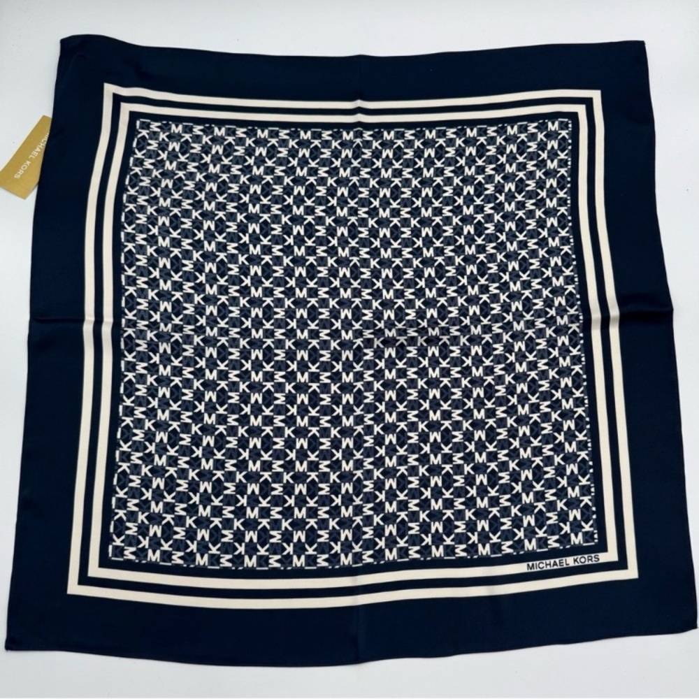 Michael Kors Signature Logo Midnight Blue and White Scarf NWT